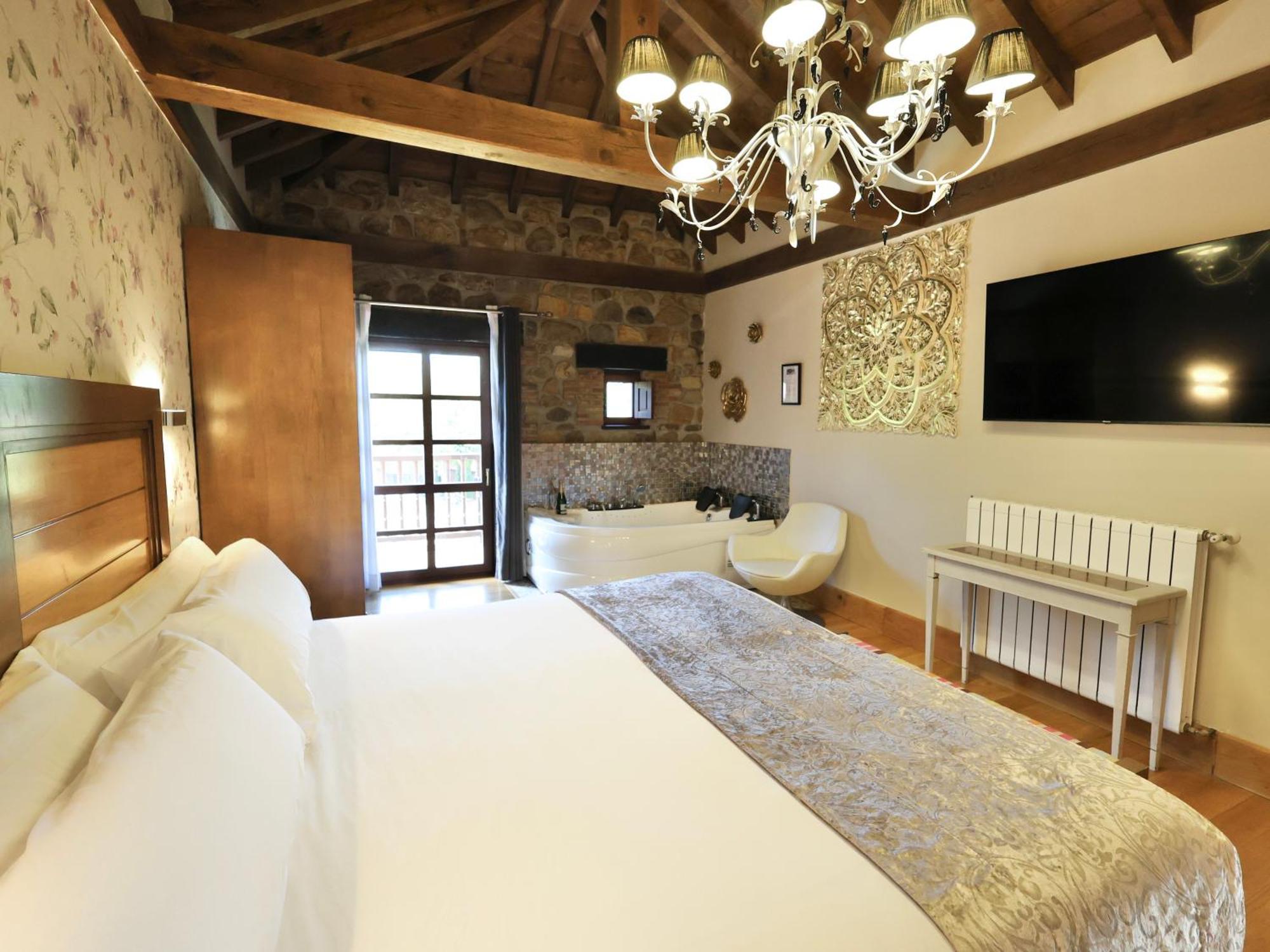 Akla Hotel Suites Valles Pasiegos Saro Exterior foto