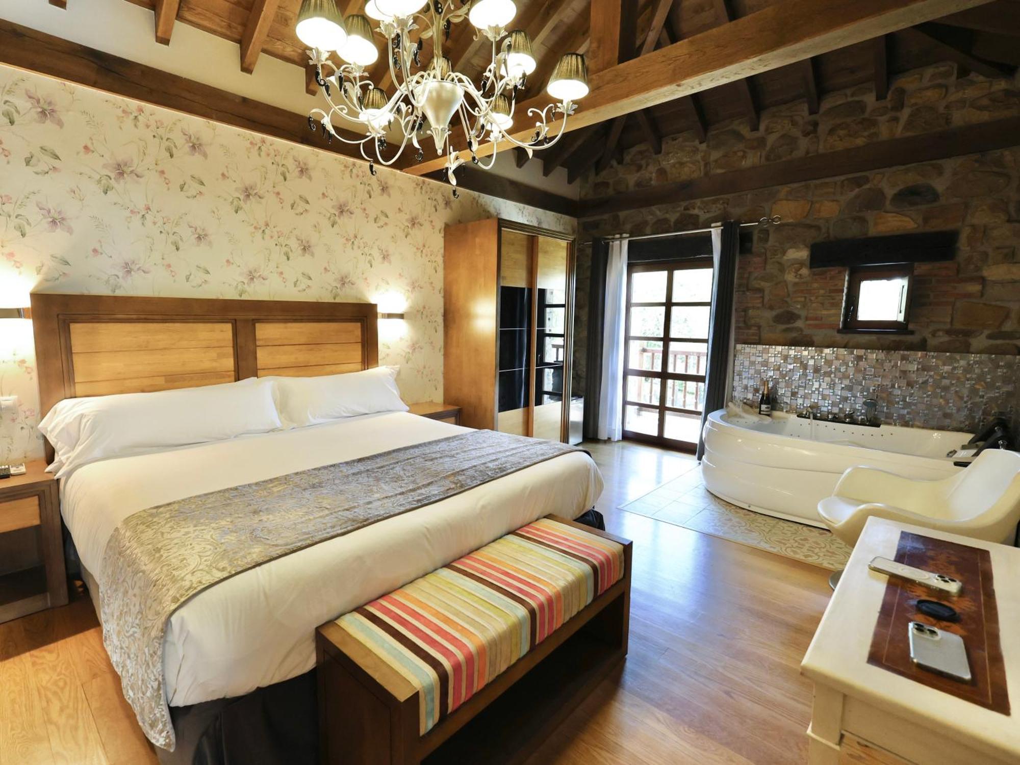 Akla Hotel Suites Valles Pasiegos Saro Exterior foto